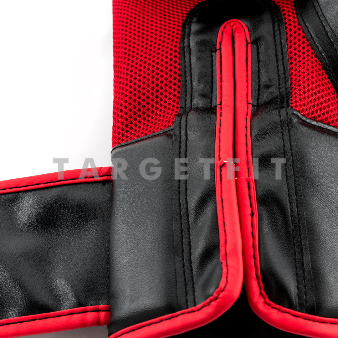 UFC Muay Thai Style Training Gloves 10 oz - Image 2